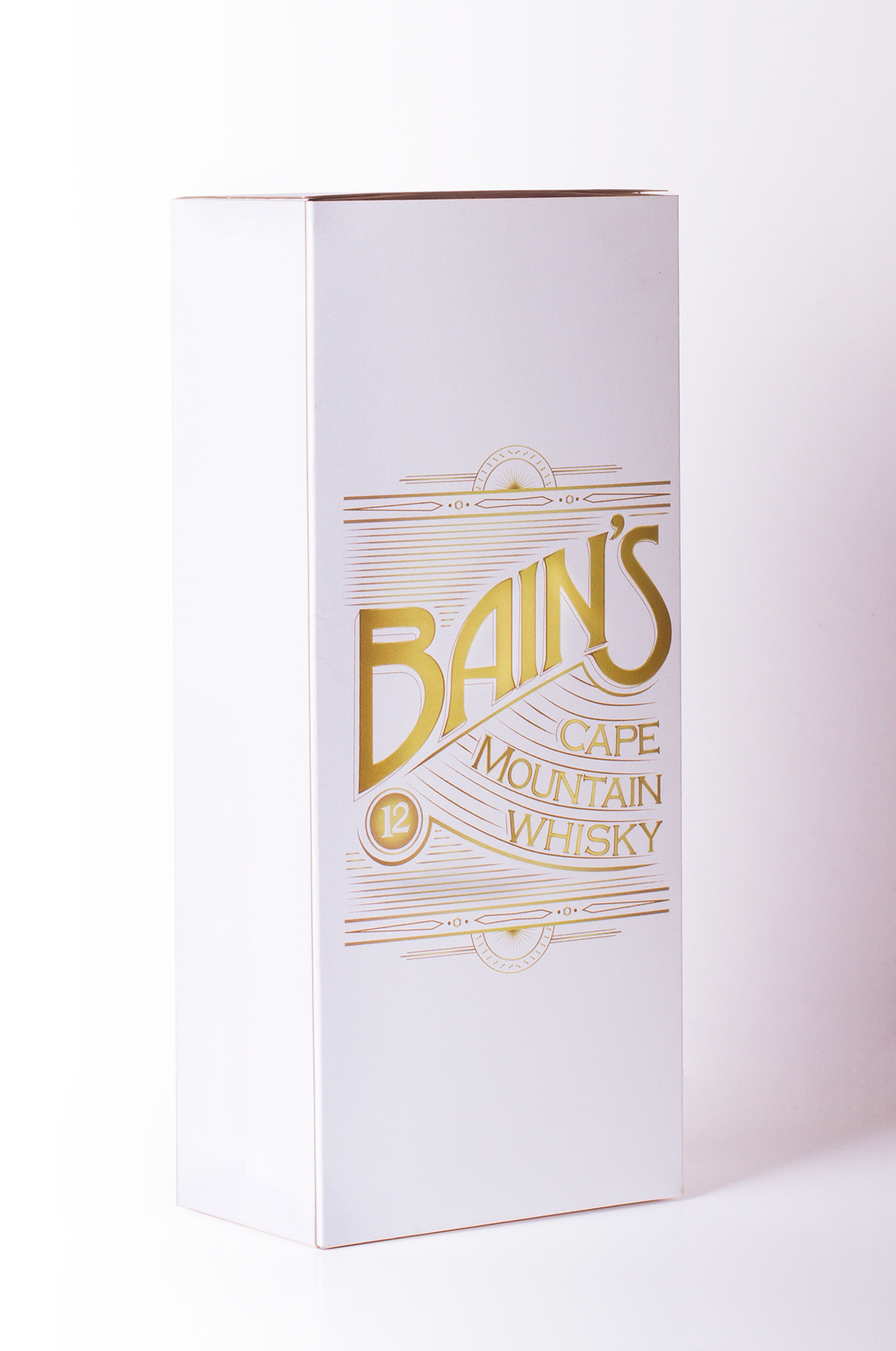 logo Bain's Whisky Whiskey gold