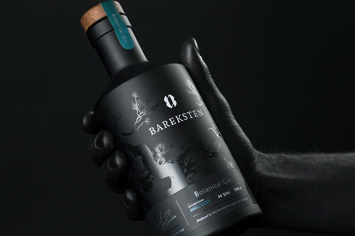 branding  botanical black Bareksten gin forrest dark KIND Kindconceptualbranding bottle