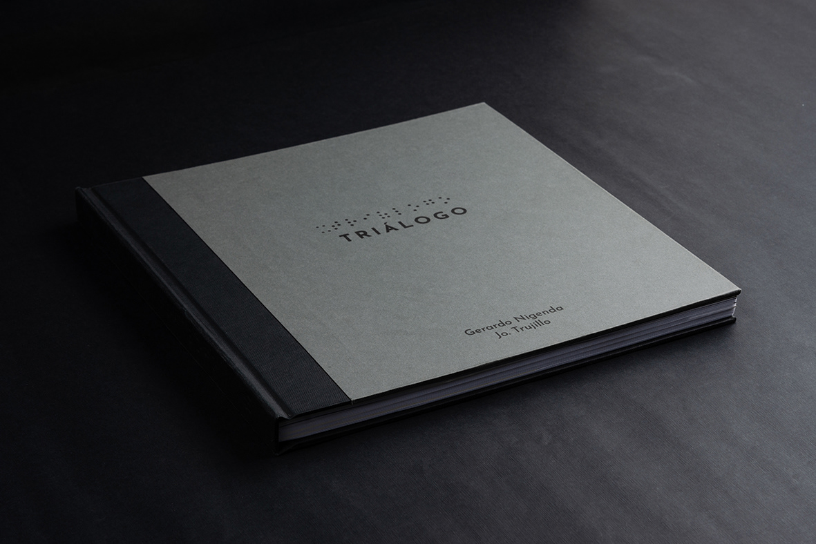 fotolibro photobook editorial book design publishing   editorial design  typography   Braille tactile contemporary photography