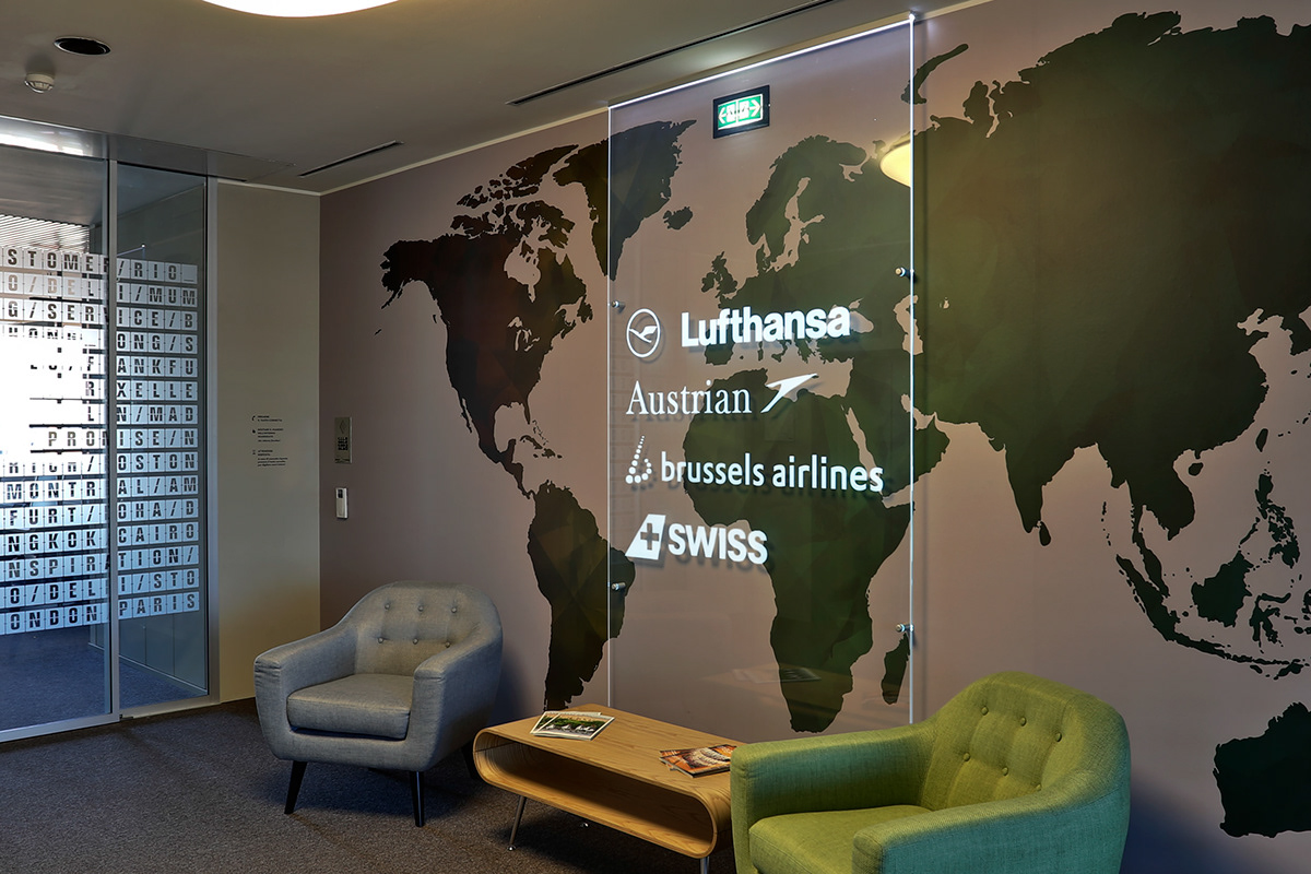 Office augmente reality interactive design Travel Lufthansa flight furniture decoration vinyl plexiglass Forex