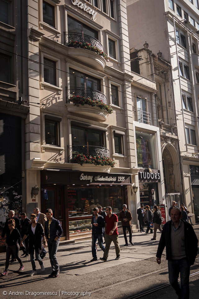 istiklal istanbul Turkey Street people buildings facades beggar