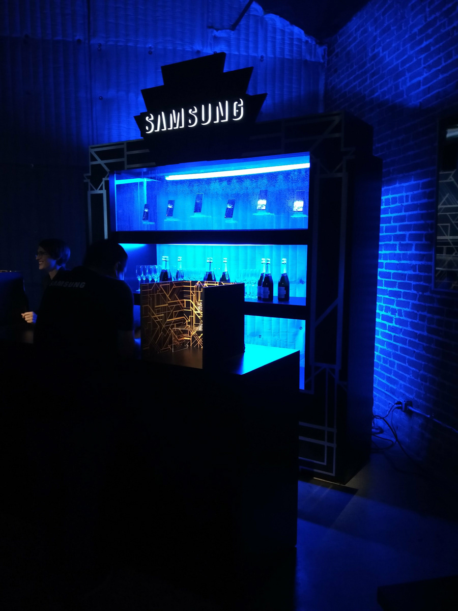 Samsung gs9 Galaxy S9 phone party Live Event Los Angeles bar marketing   experiential marketing