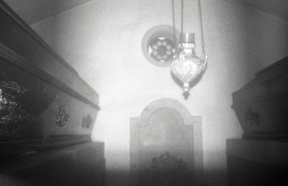 35mm analog analogphotography   blacknwhite death Film   graveyard kodak Photography 