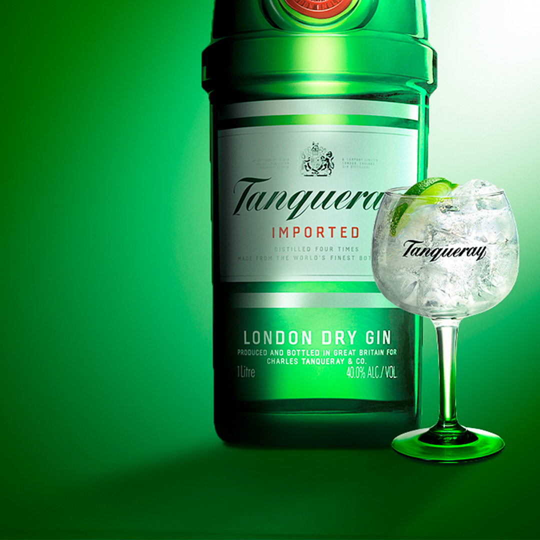 bebida design gráfico gin manipulação publicidade tanqueray drinks Social Media Design