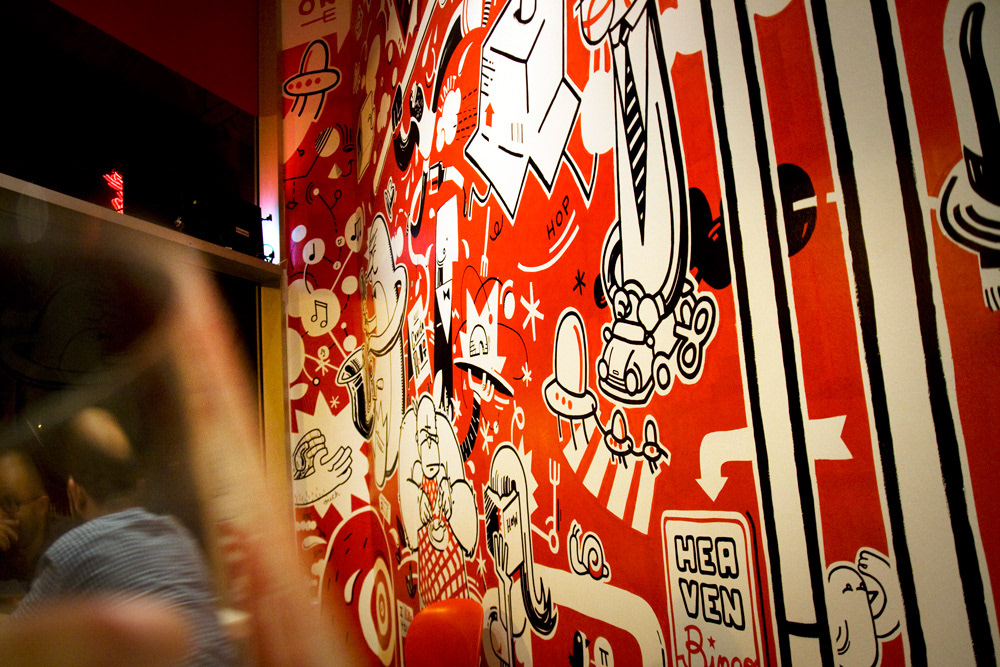 Mural ivan bravo bravo icasual bar mural bar restaurant interiorism decoration barcelona red White black place big wall paint Graffiti the red meeting point meal supper penguin Character Fun child 3D UFO OVNI zeppelin fish surrealism humour