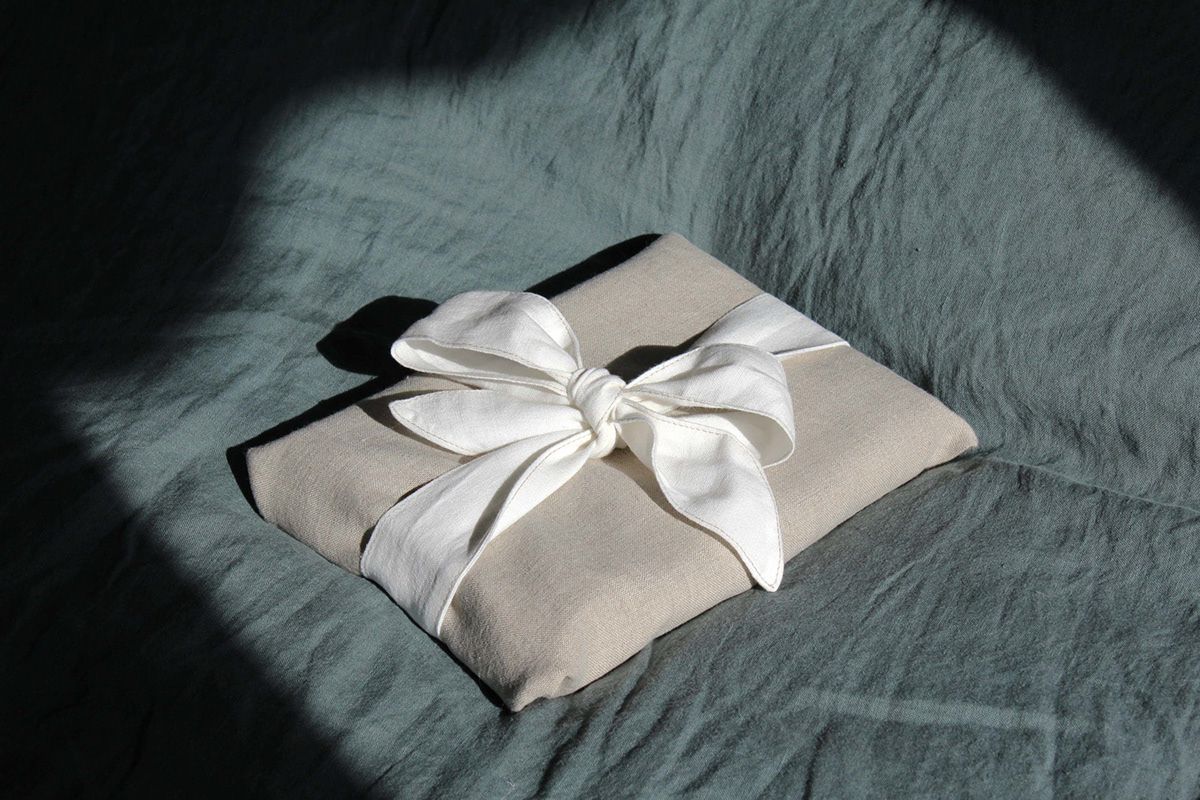 Packaging ILLUSTRATION  photoshoot naturaldye linen furoshiki