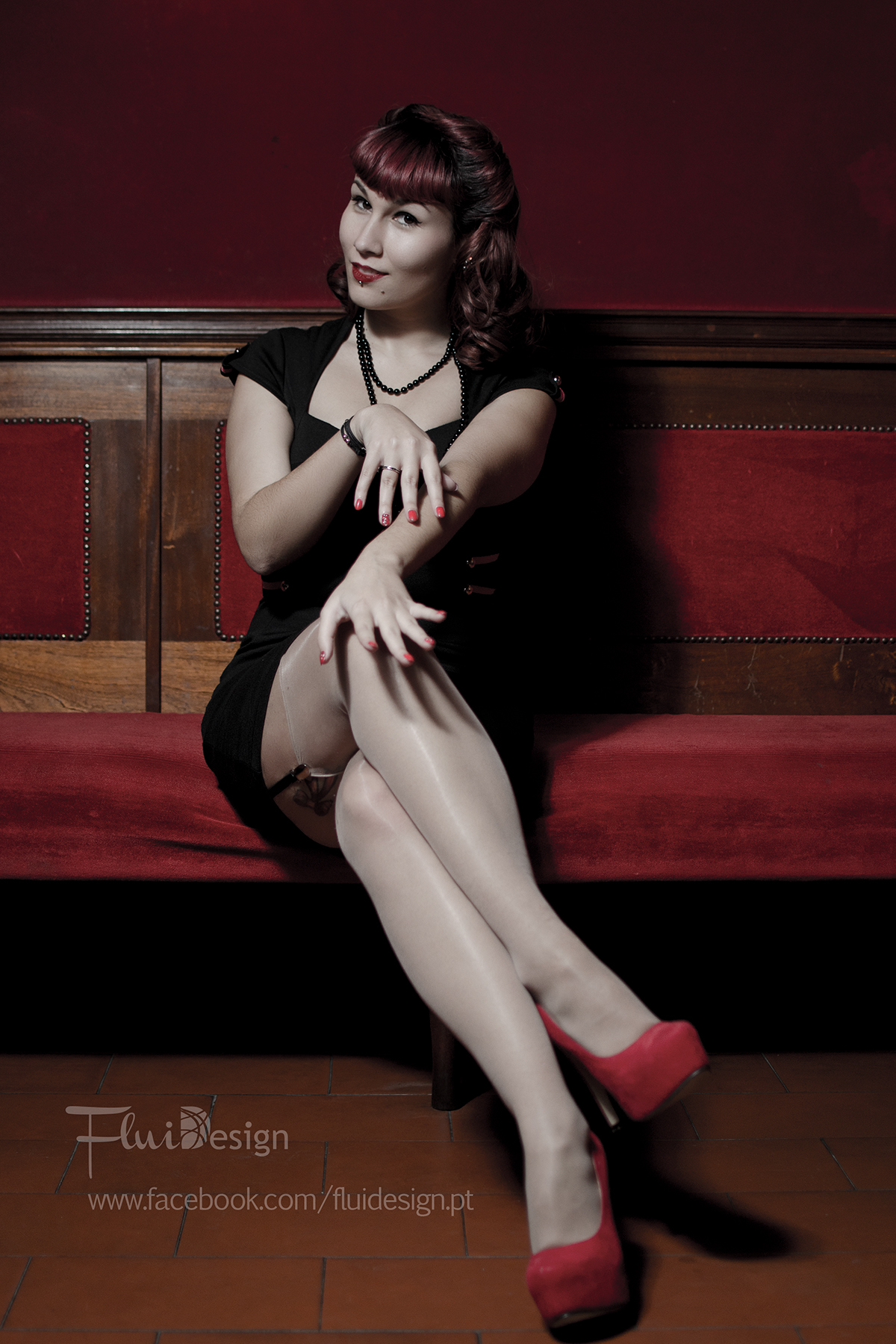 vintage pinup girl legs red hair alternative tattoos pierciengs velvet lingerie high heels red shoes bar