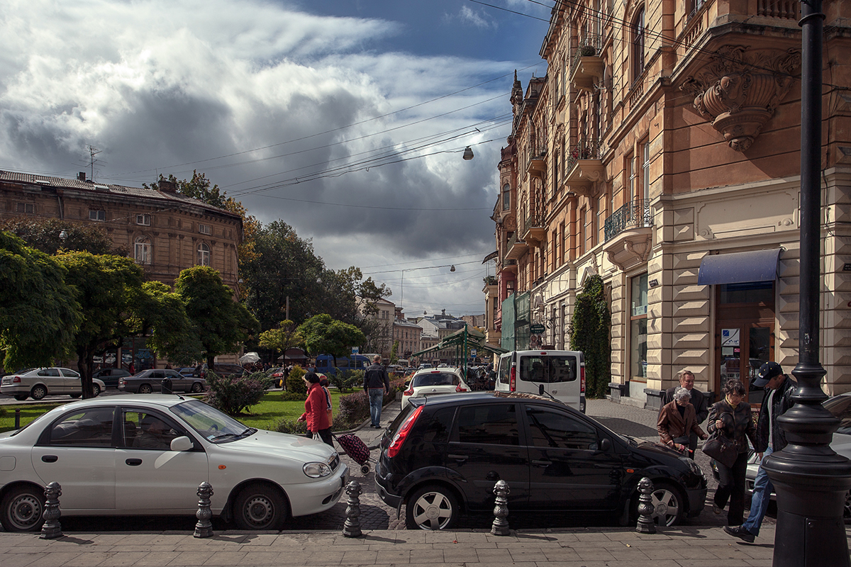 street photography streets Kyiv ukraine roads Cars city town SKY seasons colour buildings