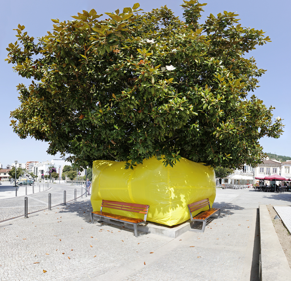 installation ephemeral air inflatable yellow Cerveira canal 180 Creative camp Tree 