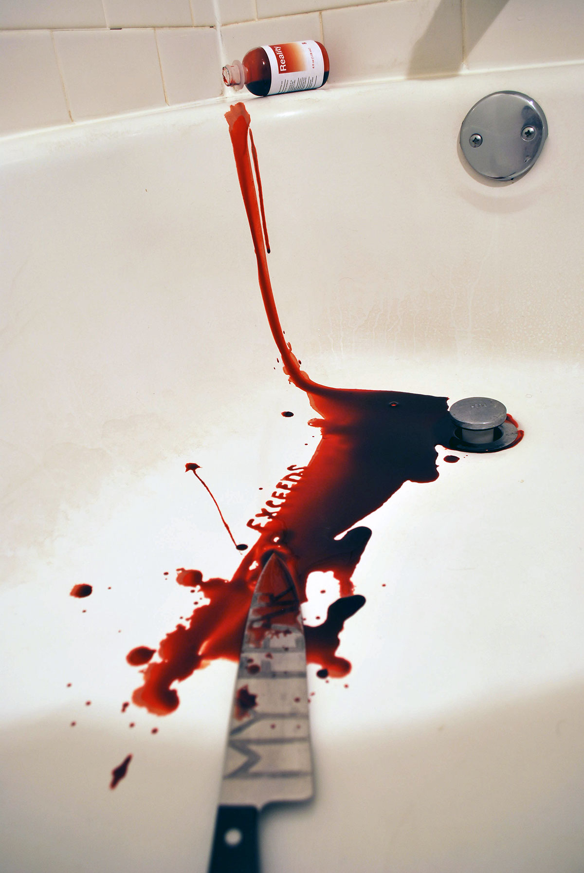 blood video knife fear type sagmeister class motion Sink tub bathroom White red trick Ae after effects student Student work Scary feel type design