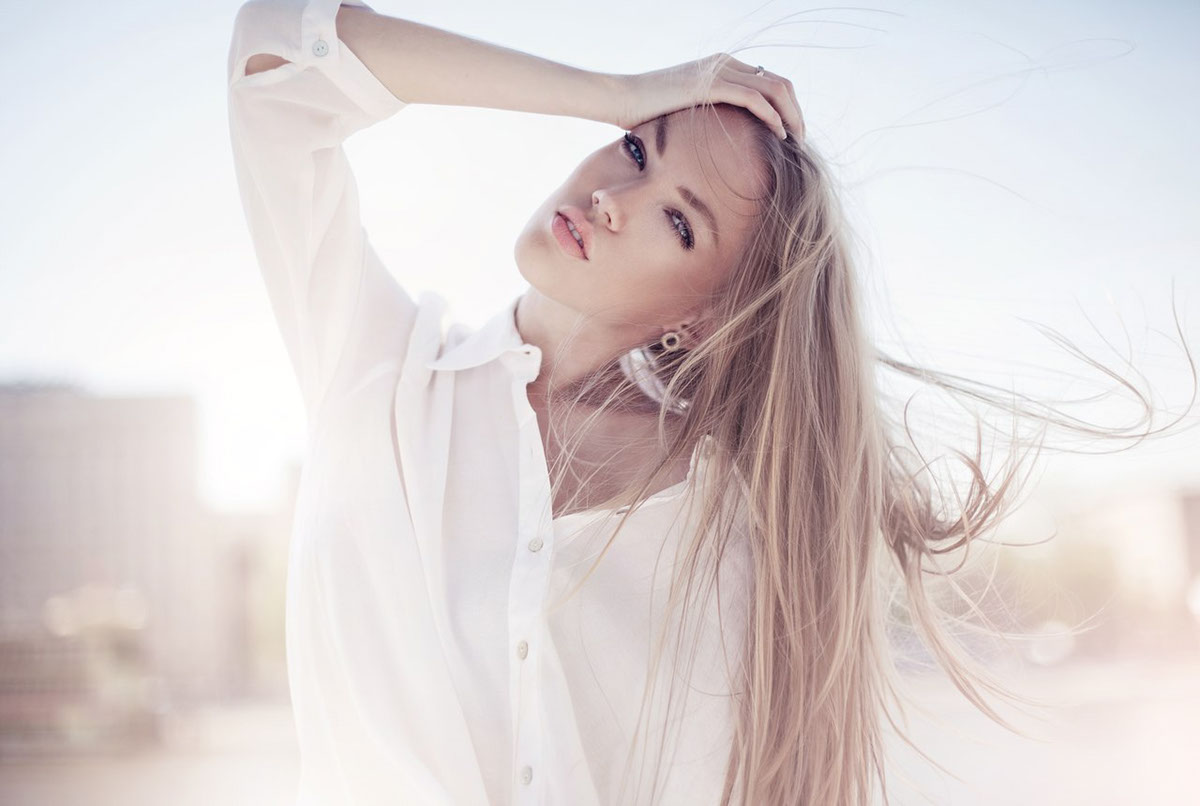 model blonde portrait