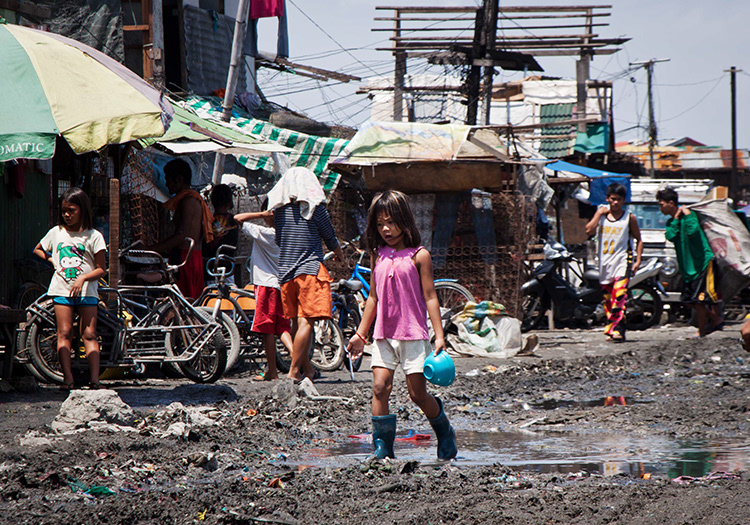 slums Poverty children Hungry philippines feed help Need