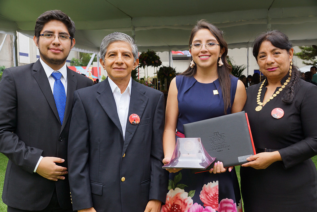 Ibero Puebla graduación exaibero licenciatura