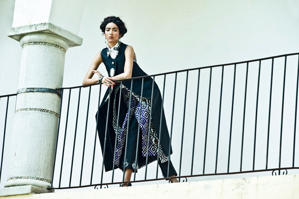 editorial moda magazine photographer Max Salvaggio shoot model mexico Valladolid yucatán Frida Kahlo