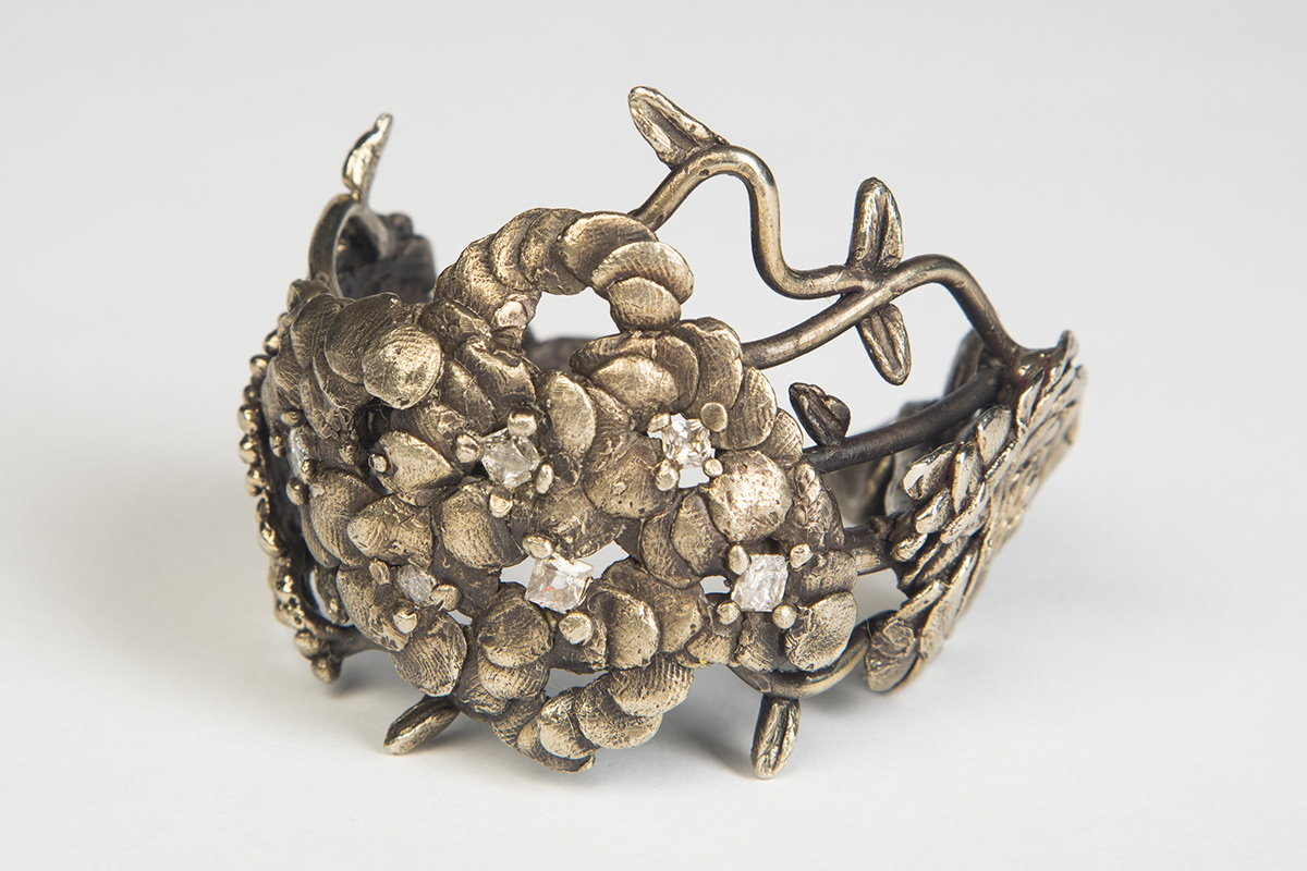 Casted bronze Flowers stones cuff