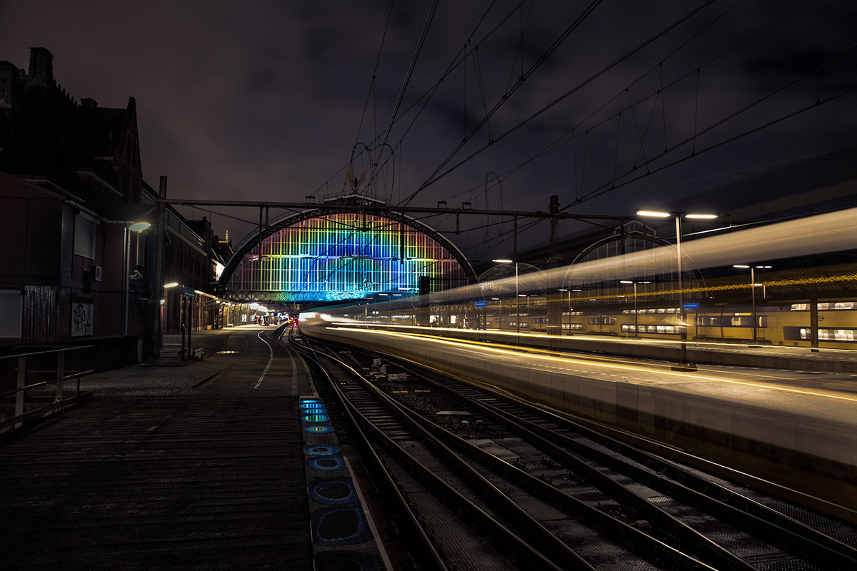 rainbow station daan roosegaarde studio roosegaarde Amsterdam Central Station rainbow
