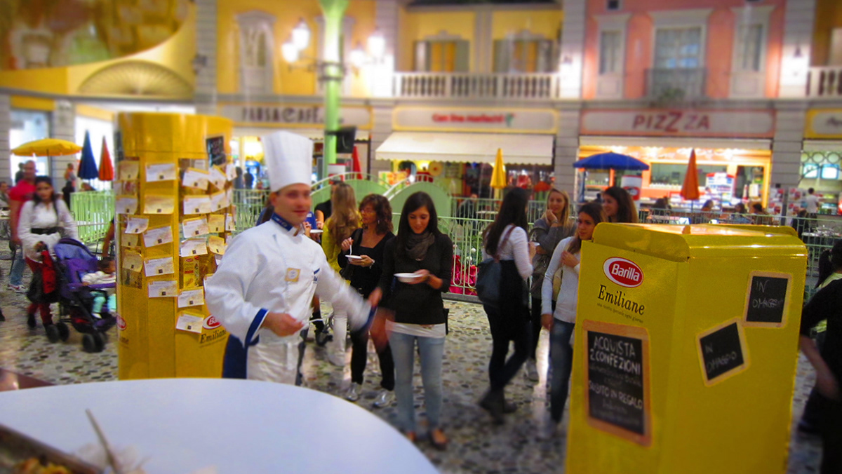 Food  yellow Event Italy Roadshow cooking chef tour Lasagne Pasta kitchen colour Eating  people