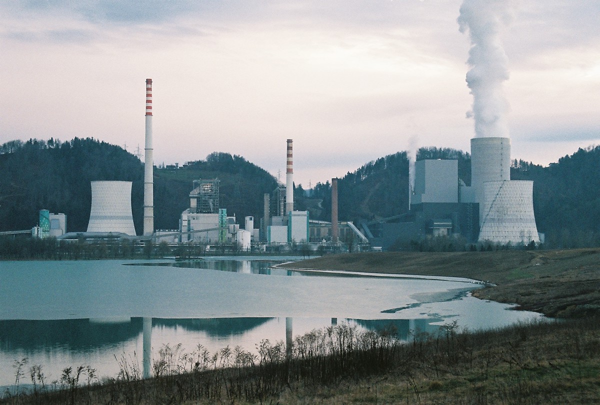 TES electricity plant šoštanj družmirje družmirsko jezero artificial lake lignit mine analog photography