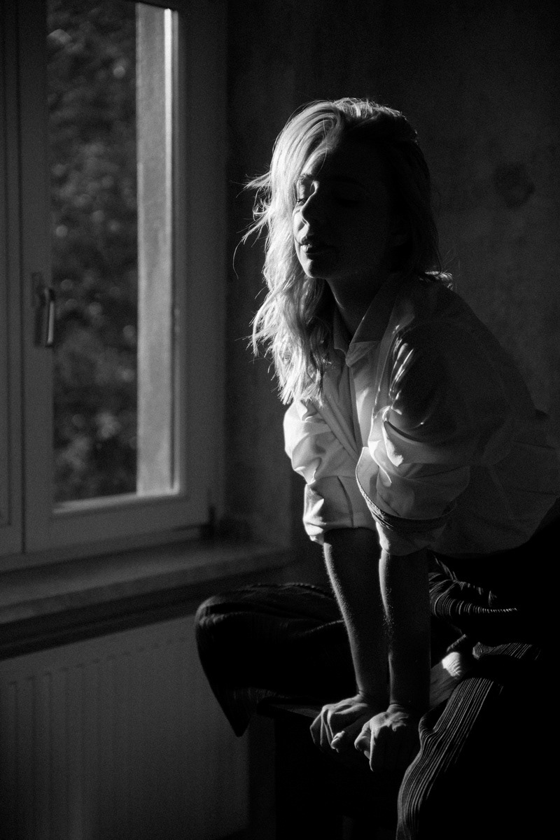 blonde contrast curvy natural portrait sensual Shadows Sunny warm woman