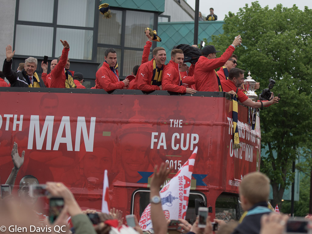 arsenal FA CUP parade