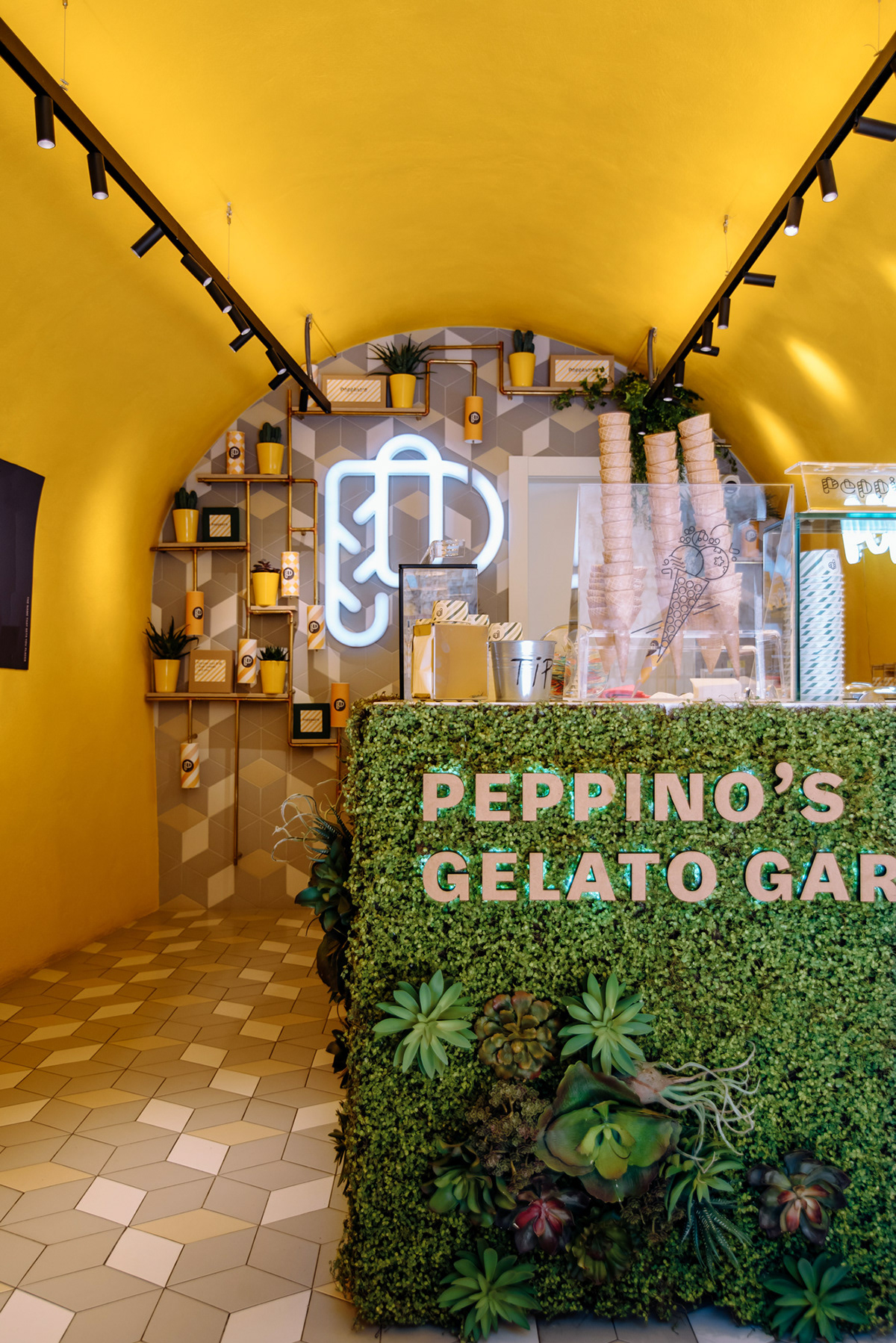 Gelato Gelato Shop ice cream Ice cream brand Interior peppinos Scoop shop yellow