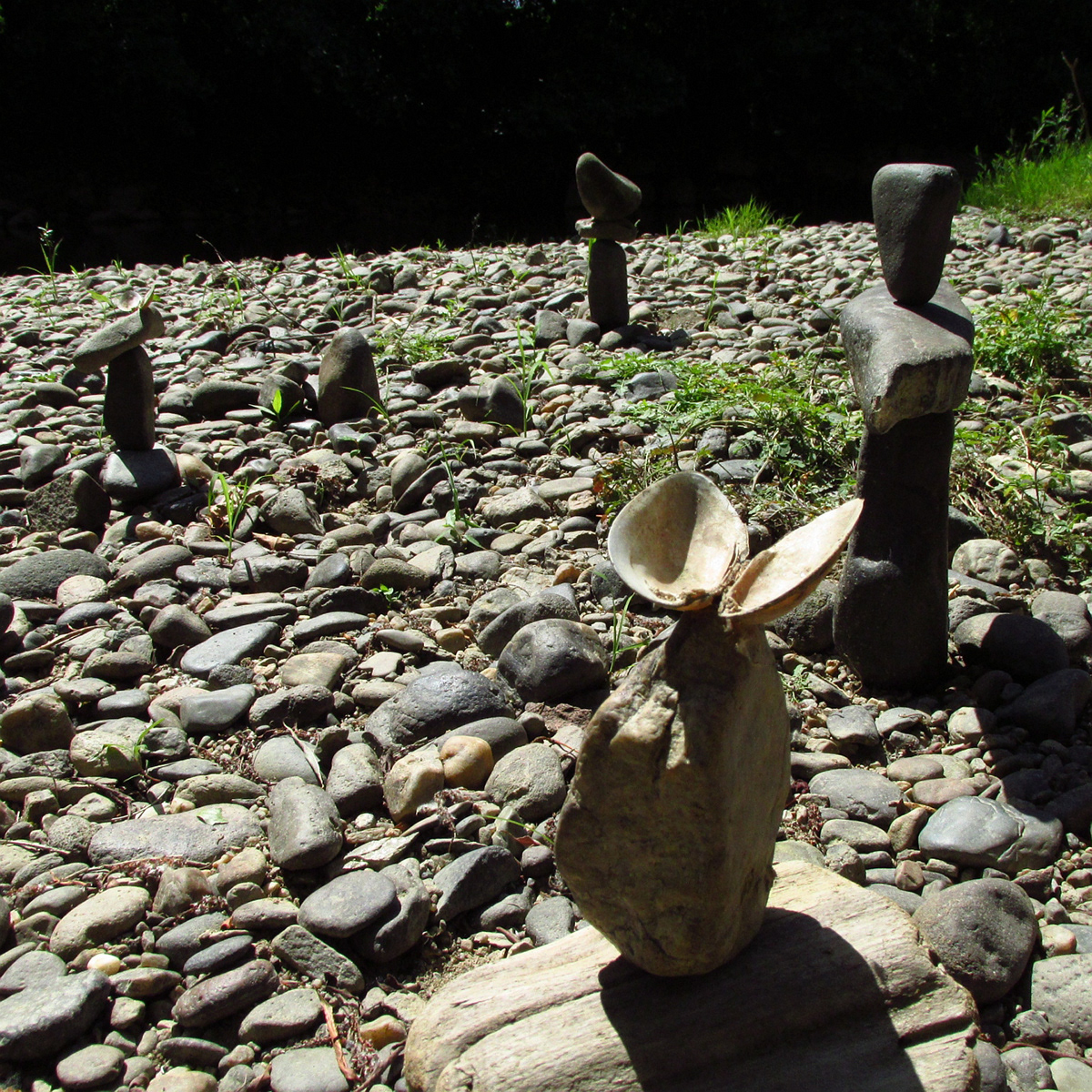 stone balancing  zen ryoanji