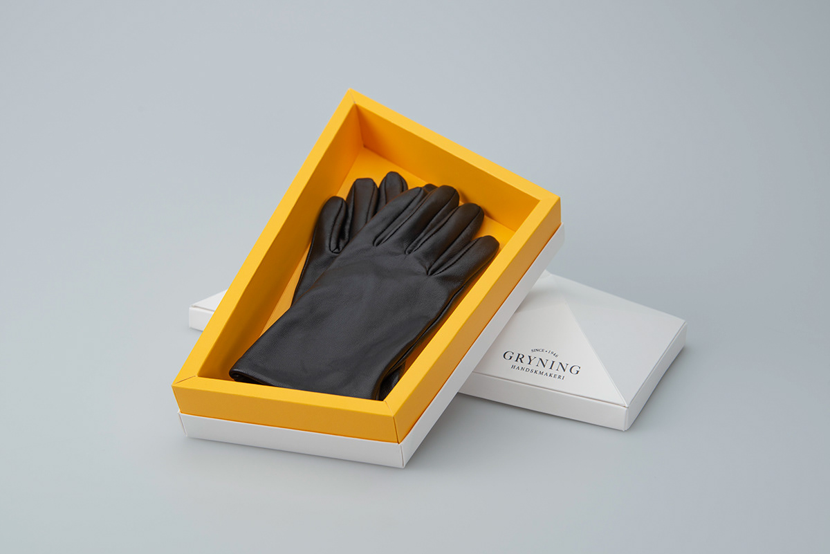 PIDA brobygrafiska billerudkorsnas gloves package packaging design paper adobeawards
