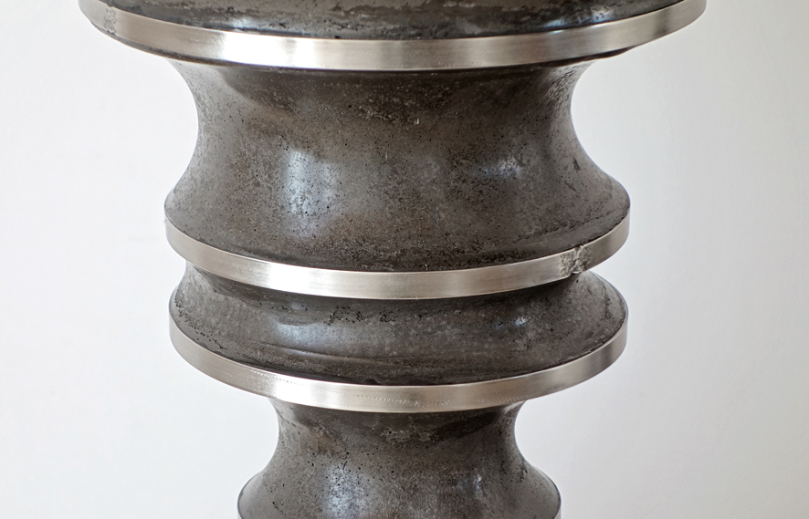 Adobe Portfolio concrete beton acier Inox Stainless bout de canapé side table colonne
