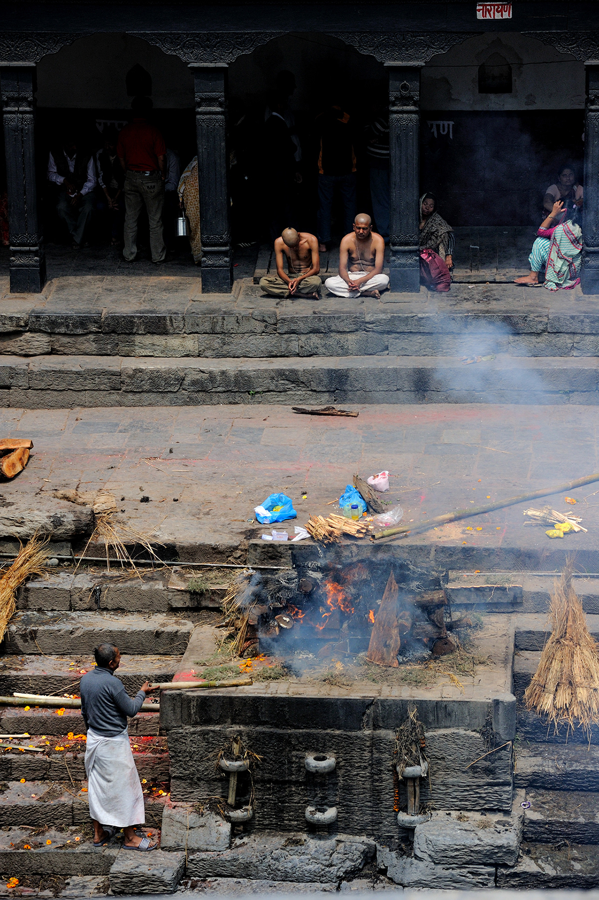 Cremation the cremation ceremony death life nepal Katmandu