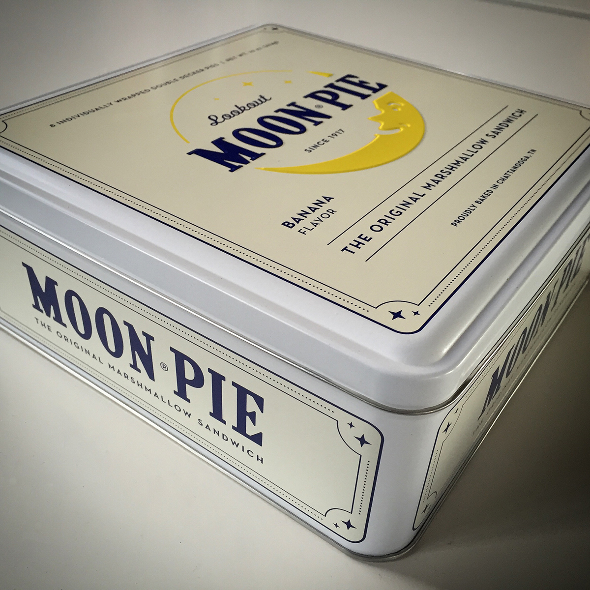 moon pie Widgets & Stone tins Collector's