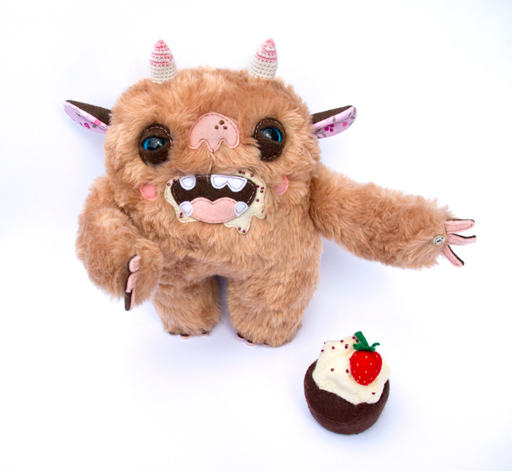 entala plushie plush toy toy monster creature beast sweet tooth Sweets cupcake muffin strawberry cake