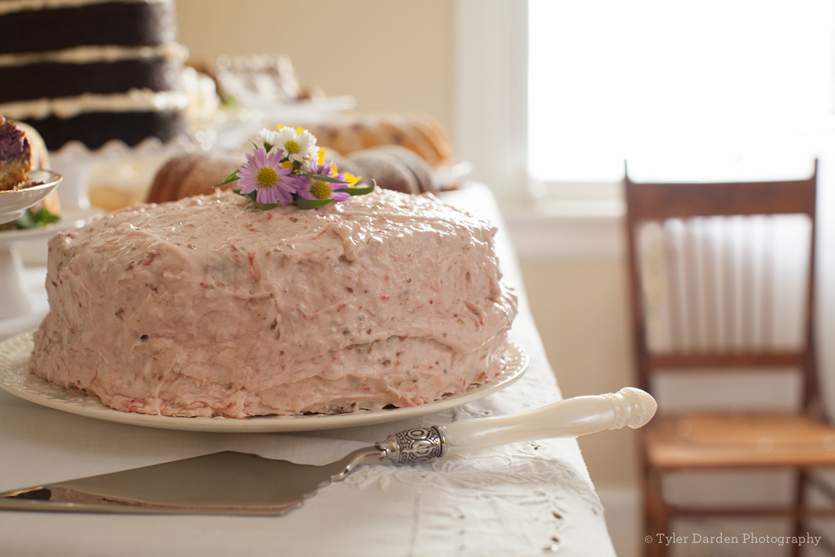 cake  strawberry cake applesauce cake  cake pans blueberry cake  pound cake  Batter Up! cake stand