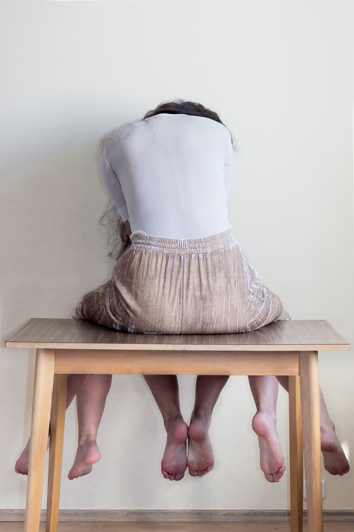 Photography  multiplication woman legs hands Fruit autoportrait illusion feminity