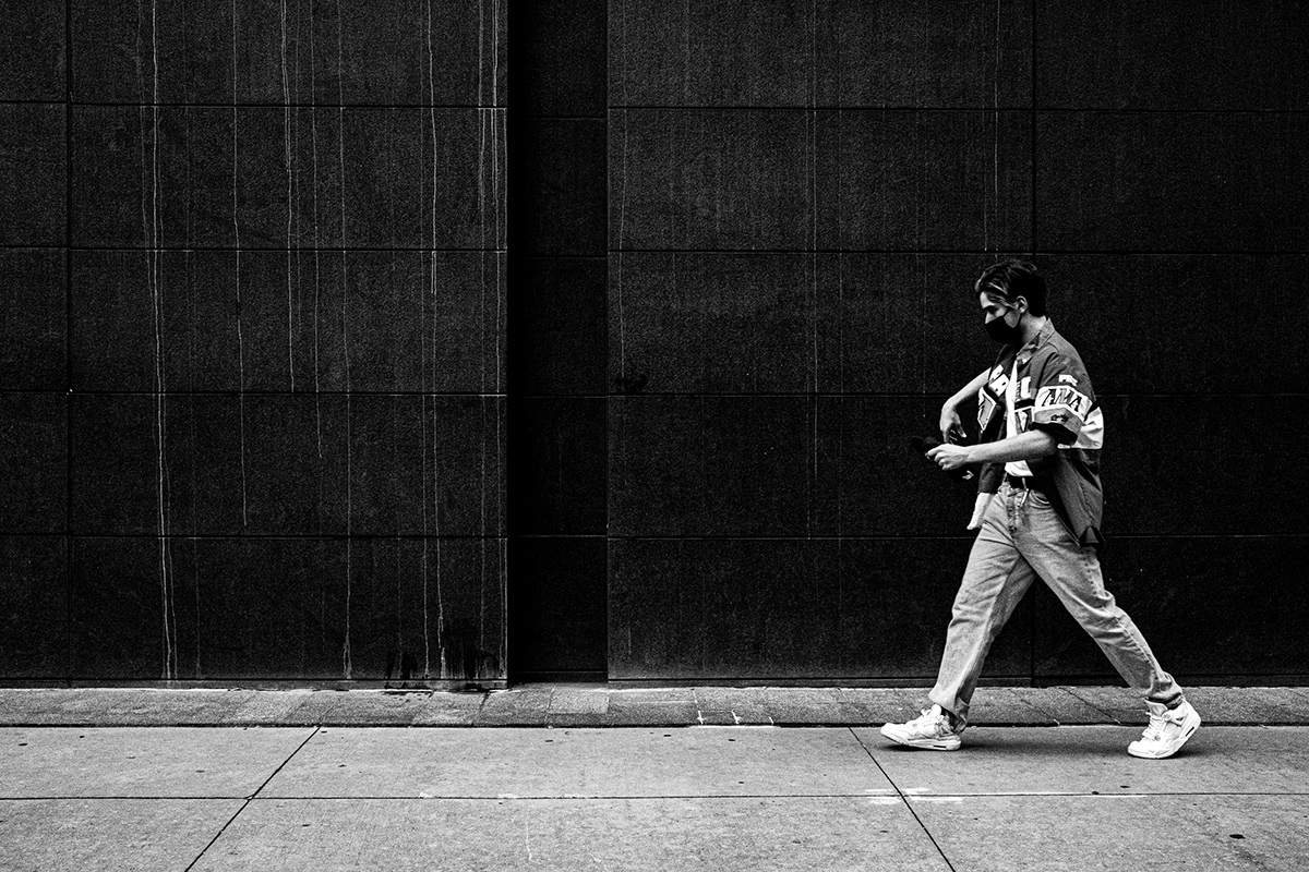 black and white bnwphotography city fujifilm fujifilmx100v lightroom monochrome Photography  Street street photography