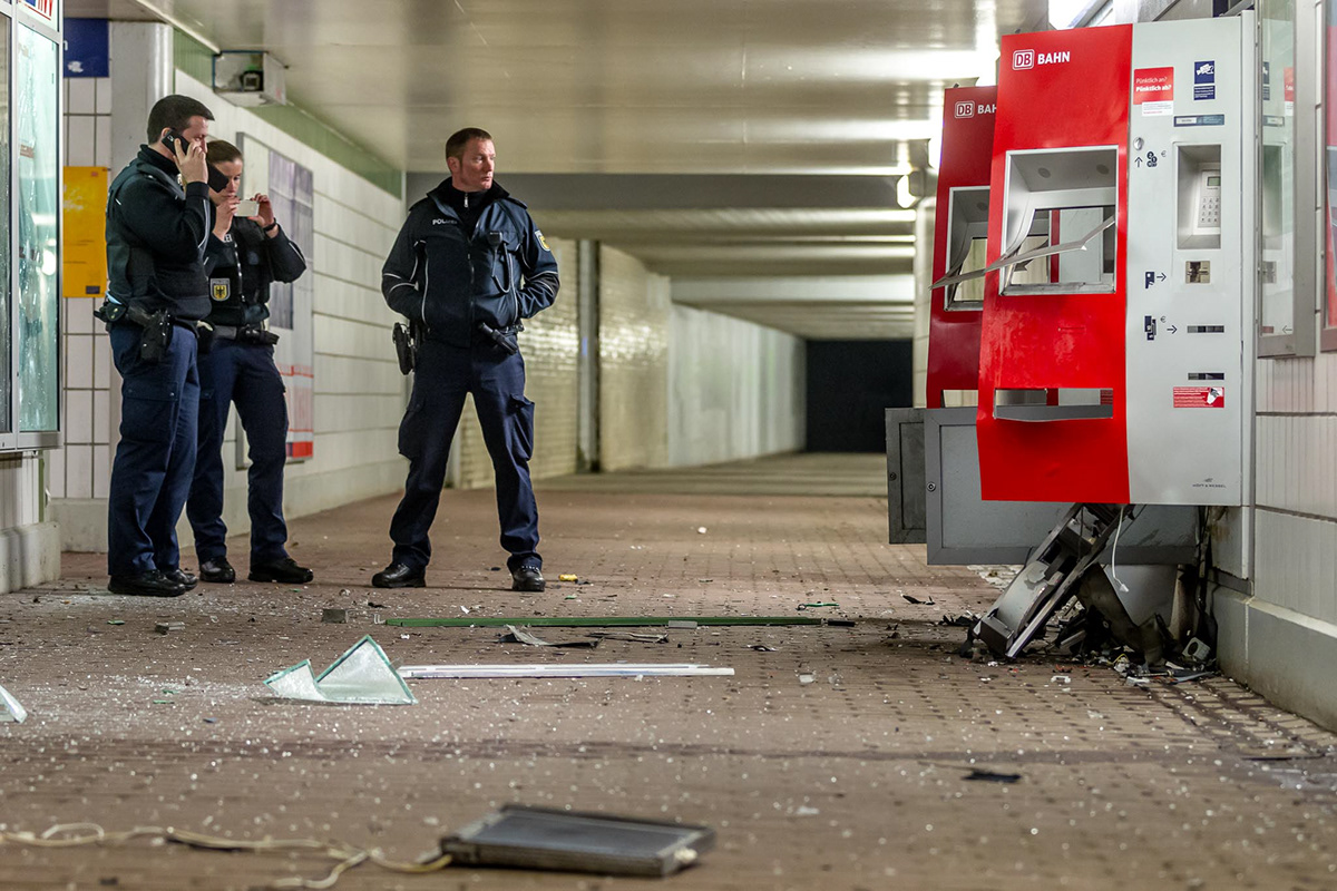 Bahnhof Fahrkartenautomat Sprengung explosion hamburg BUNDESPOLIZEI Tiefstack
