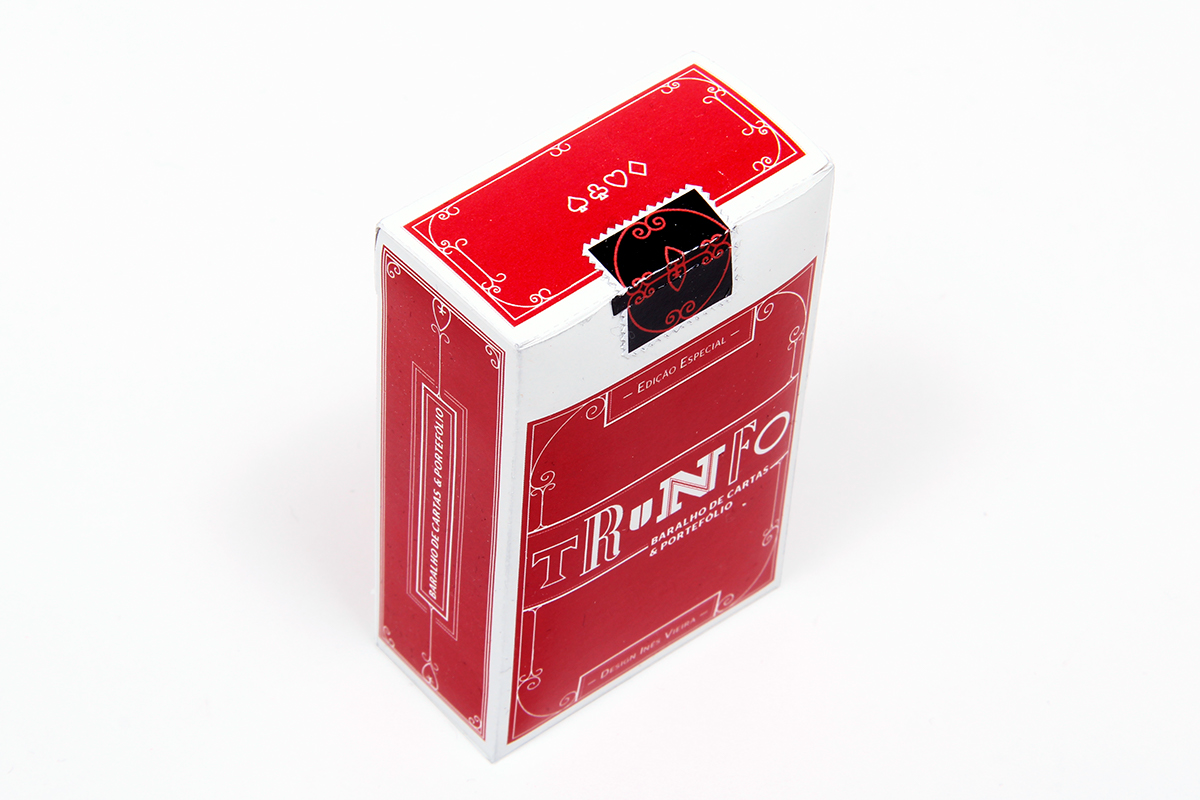 trunfo portfolio deck cards red black leaflet
