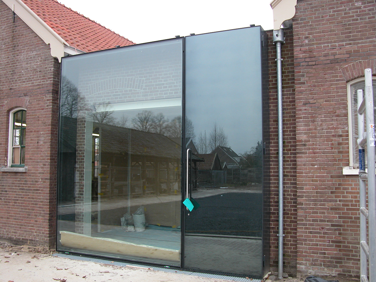 structural sealant glazing steel frame bay windows