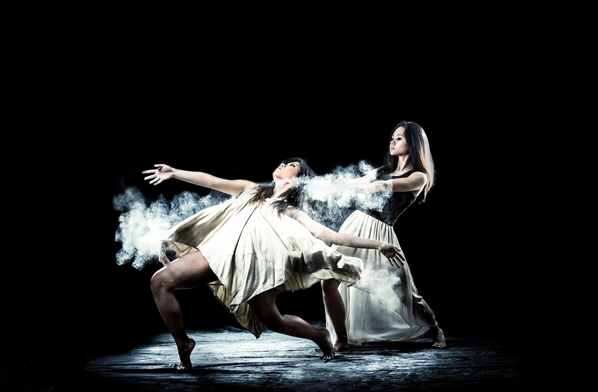 causality Nicholai Go Bianca Perez madge reyes Victor Ursabia DANCE   ballet jump smoke powder lighting Nikon D800 studio