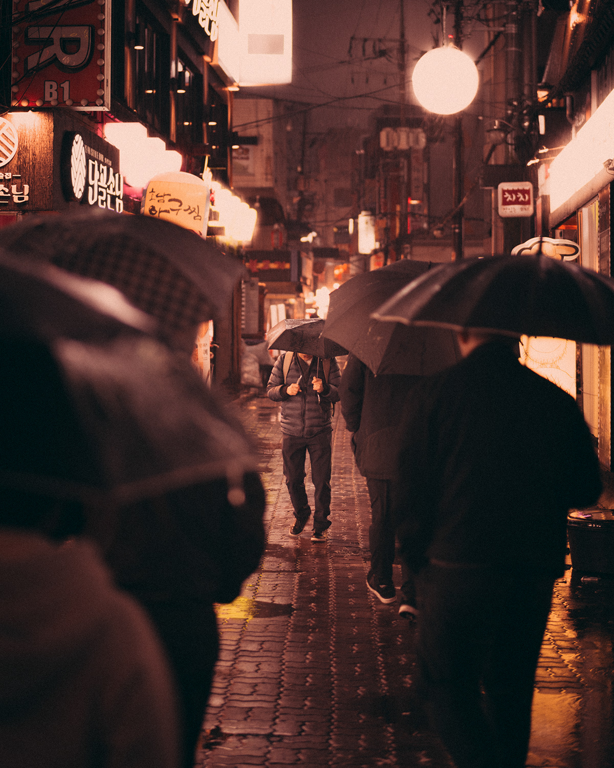 mood night photo Photography  rain Street street photography streetphoto streetphotography Umbrella