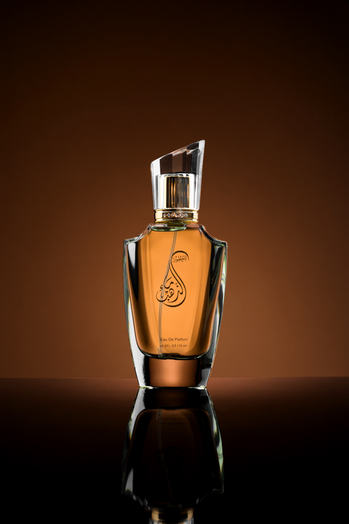 product Photography  styling  perfums fragrances manipulation retouching 