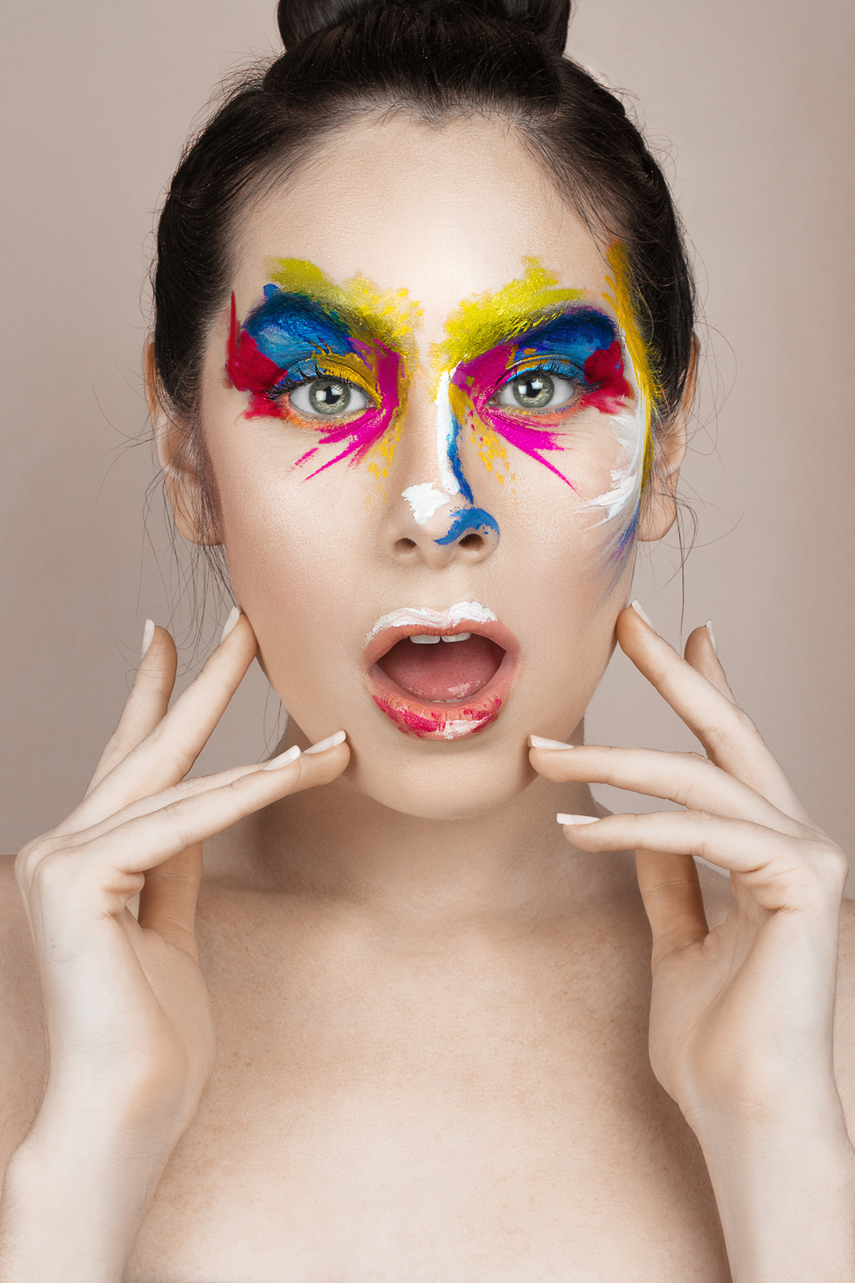 CREATIVE BEAUTY art colors makeup MUA Funny Makeup