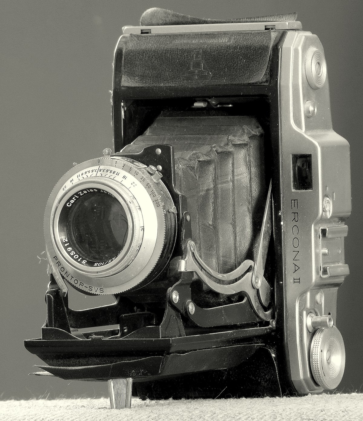 vintage camera camera Photography  lens objective praktika pentacon six Product Photography