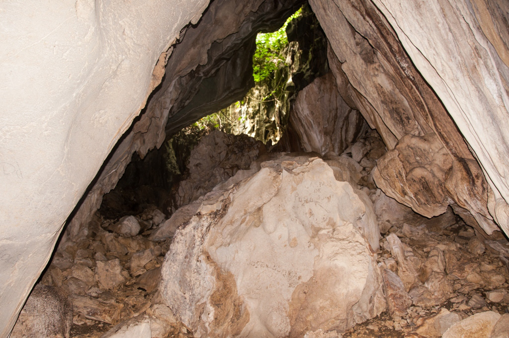Island tourism paradise archeology environment Caves beaches philippines isla de gigantes