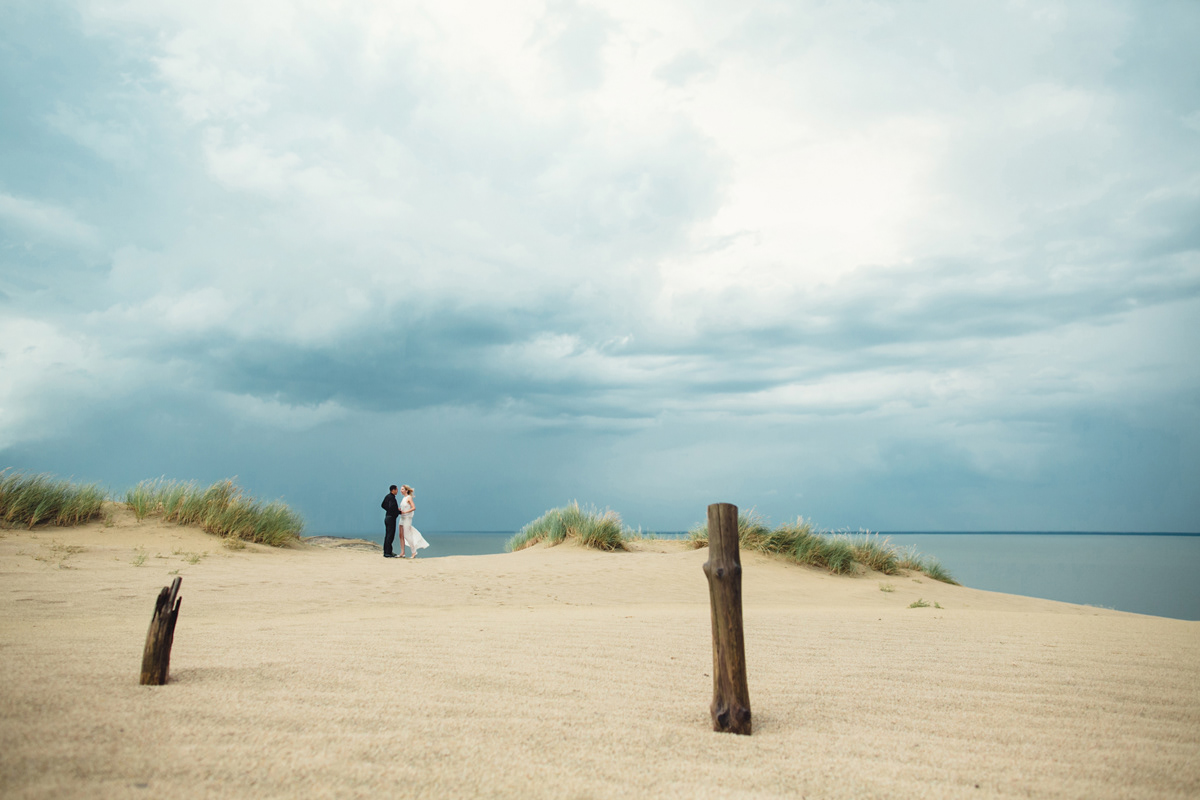 love story Love wedding sand baltic sea lithuania nida bride groom wedding inspiration inspiration wind couple photographywedding photography