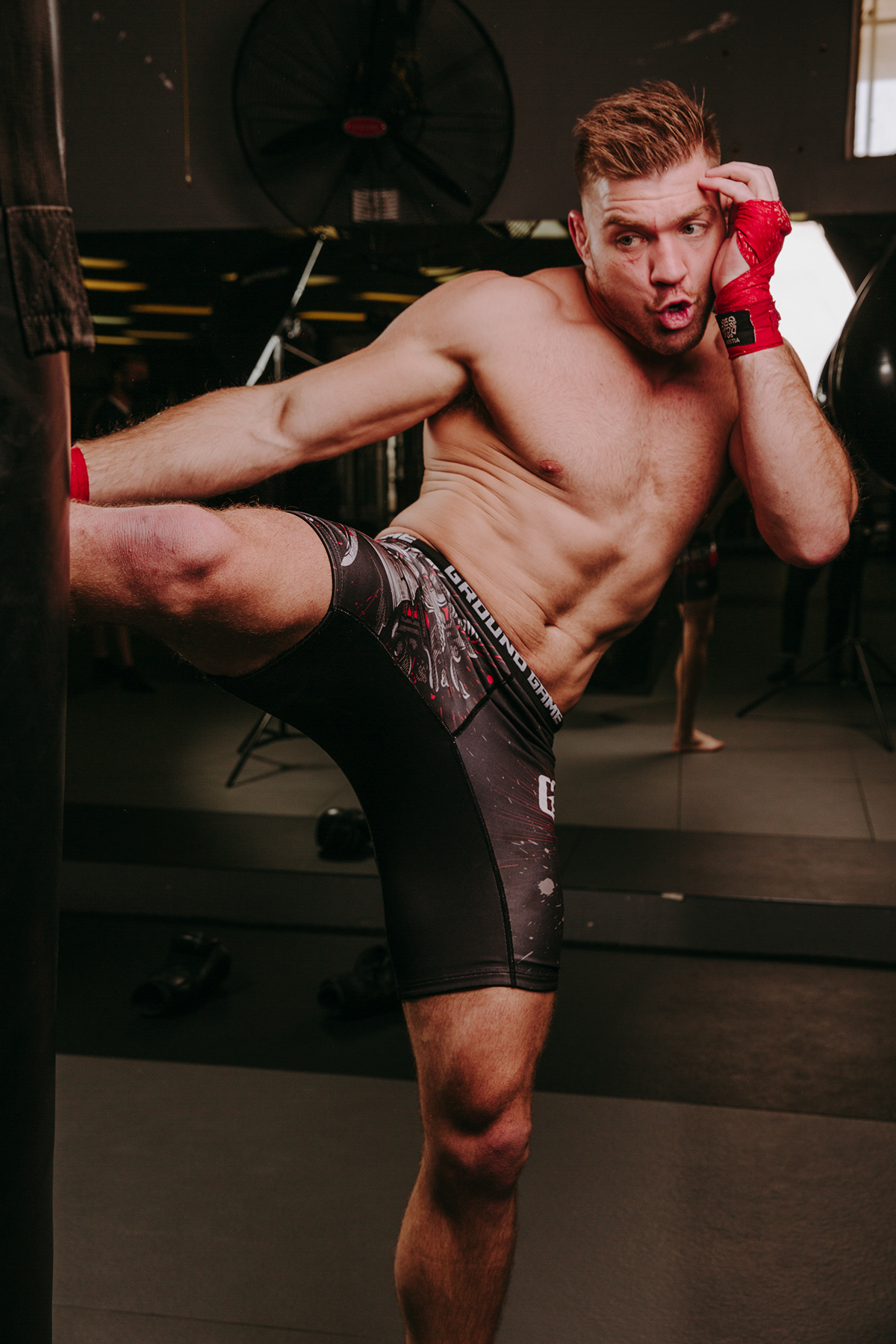 fight Fighter Focus focused gym MEAN MMA portrait portraitlighting UFC