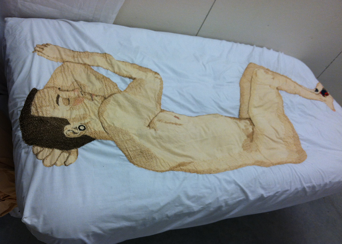 Embroidery bed figure quilt