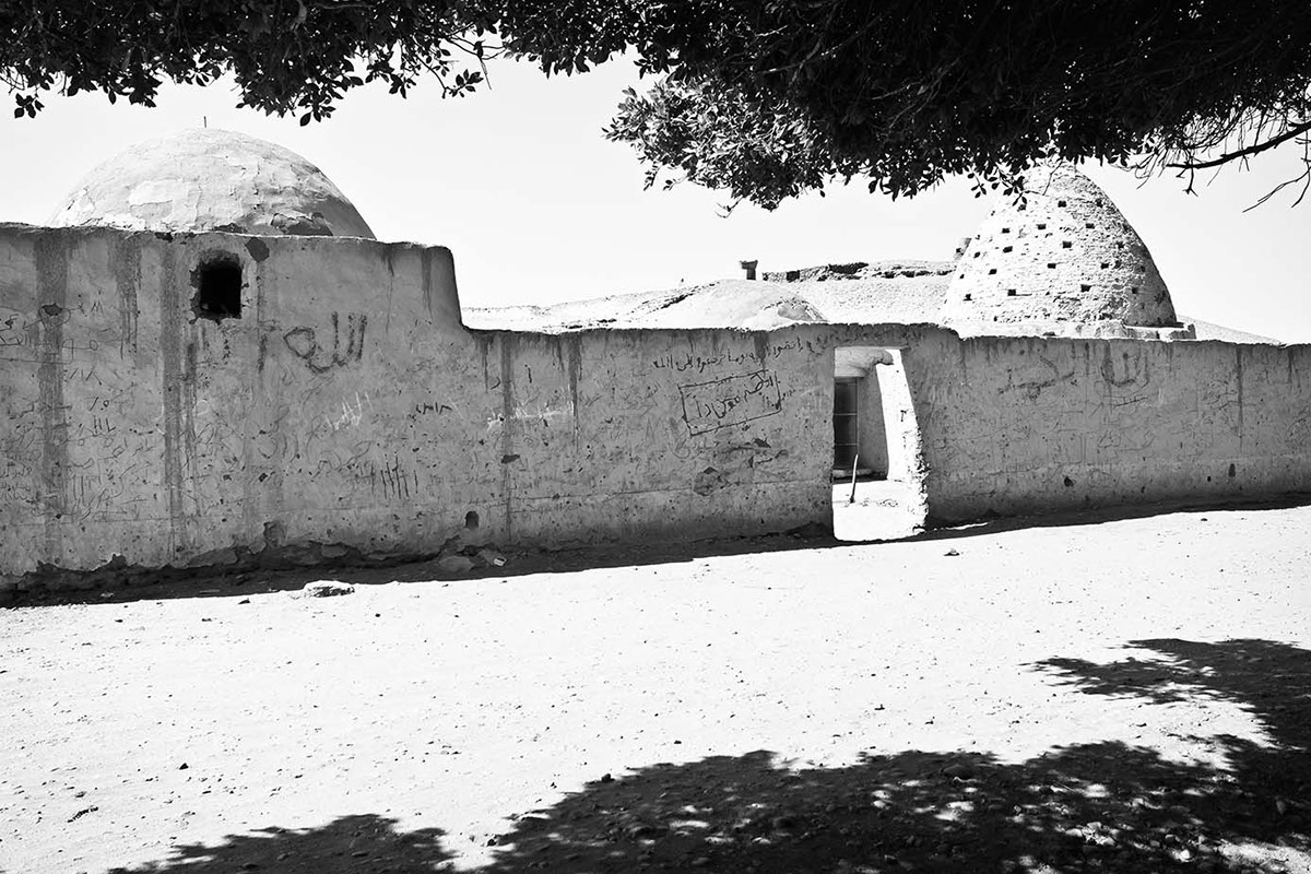 art Shadow and Light black and white B &W Photography aswan Photojournalism art documentaryphotography landscape photography composition canon 500 d photo editing street photography lifestyle egypt fine arts photography