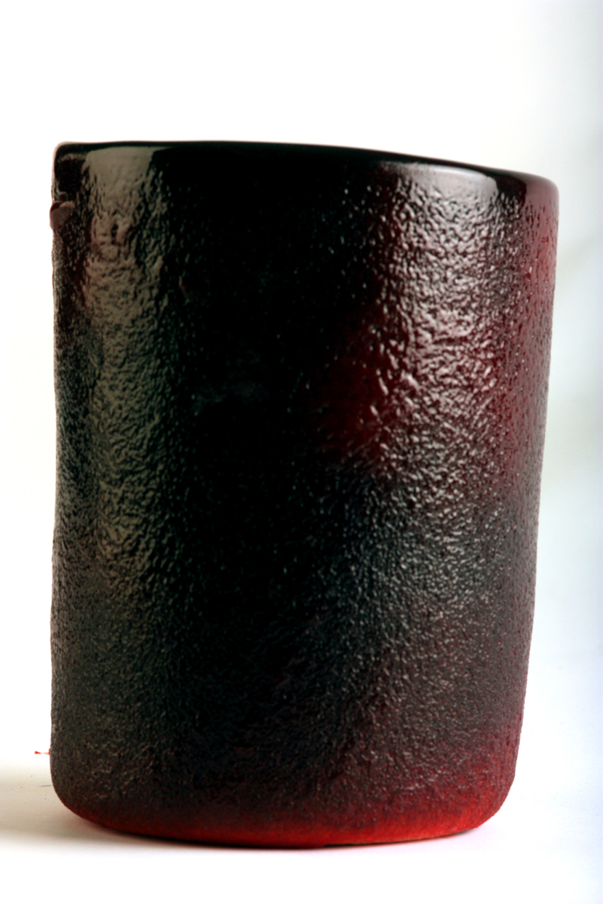 glass Vase red black hole Perforation circle secret