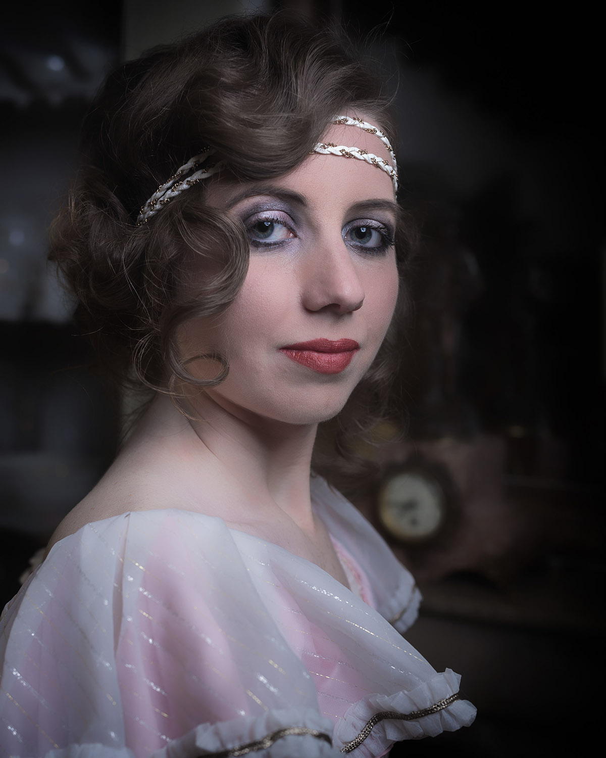roaring twenties woman demoiselle museum Fashion  hairdressing makeup costume
