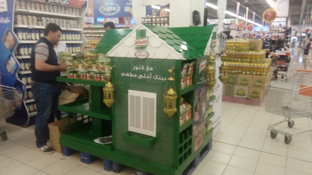 Knorr campaign FLOOR Stand Display activation design counter gondola house